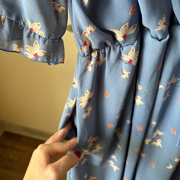 Citrus and Lemon blue floral dress. Size small. Great quality. - Picture 7 of 7